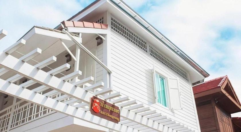Ban Thungdang Housetel Hotel
