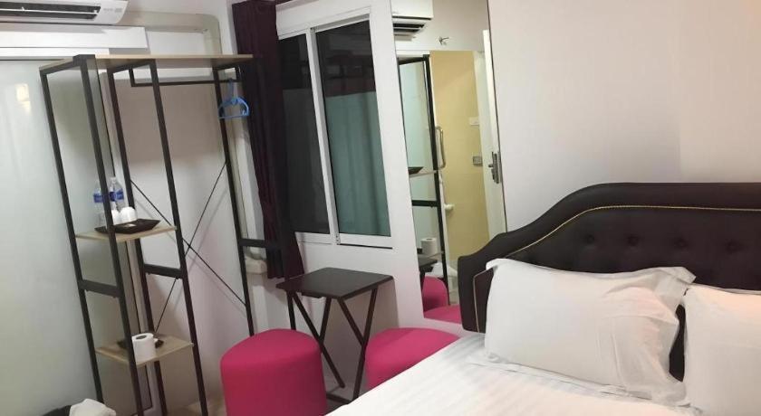 Ban Thungdang Housetel Bangkok