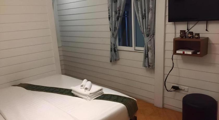 Ban Thungdang Housetel 2* Bangkok