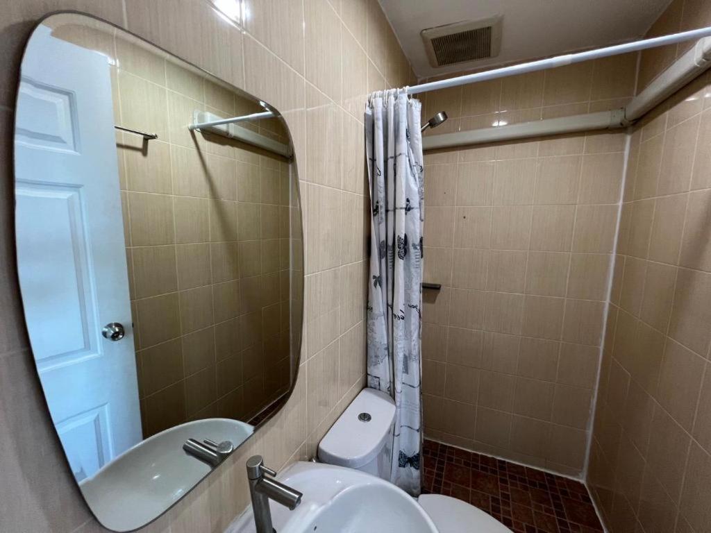 Hotel Ban Thungdang Housetel Bangkok