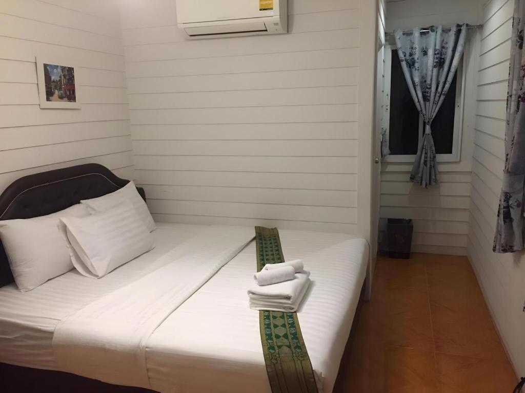 Ban Thungdang Housetel 2* Bangkok