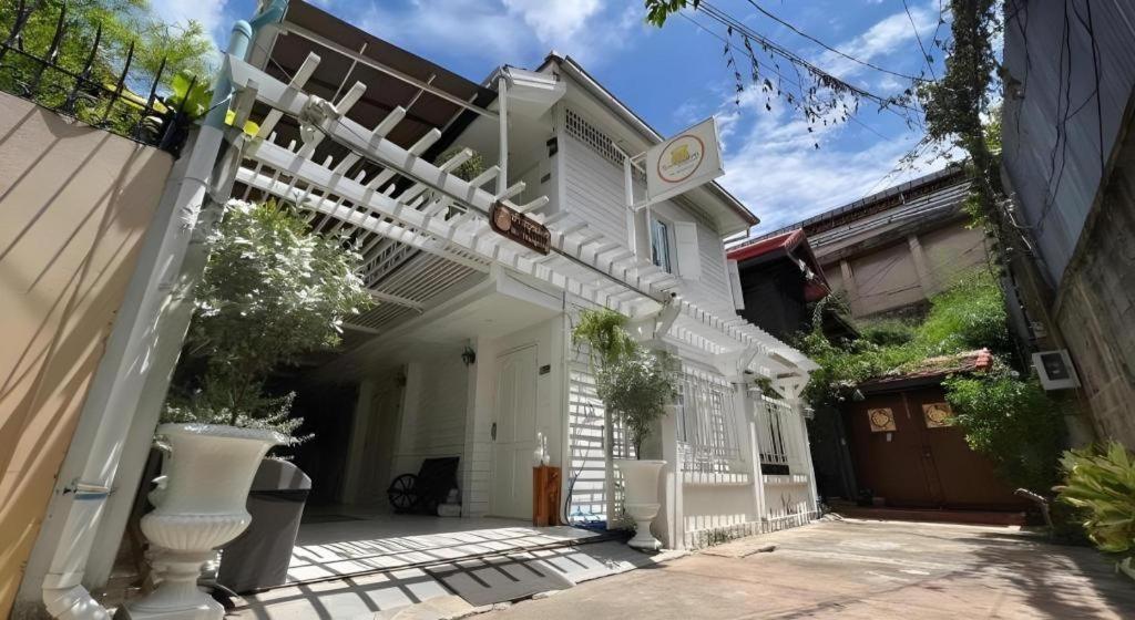 Hotel Ban Thungdang Housetel