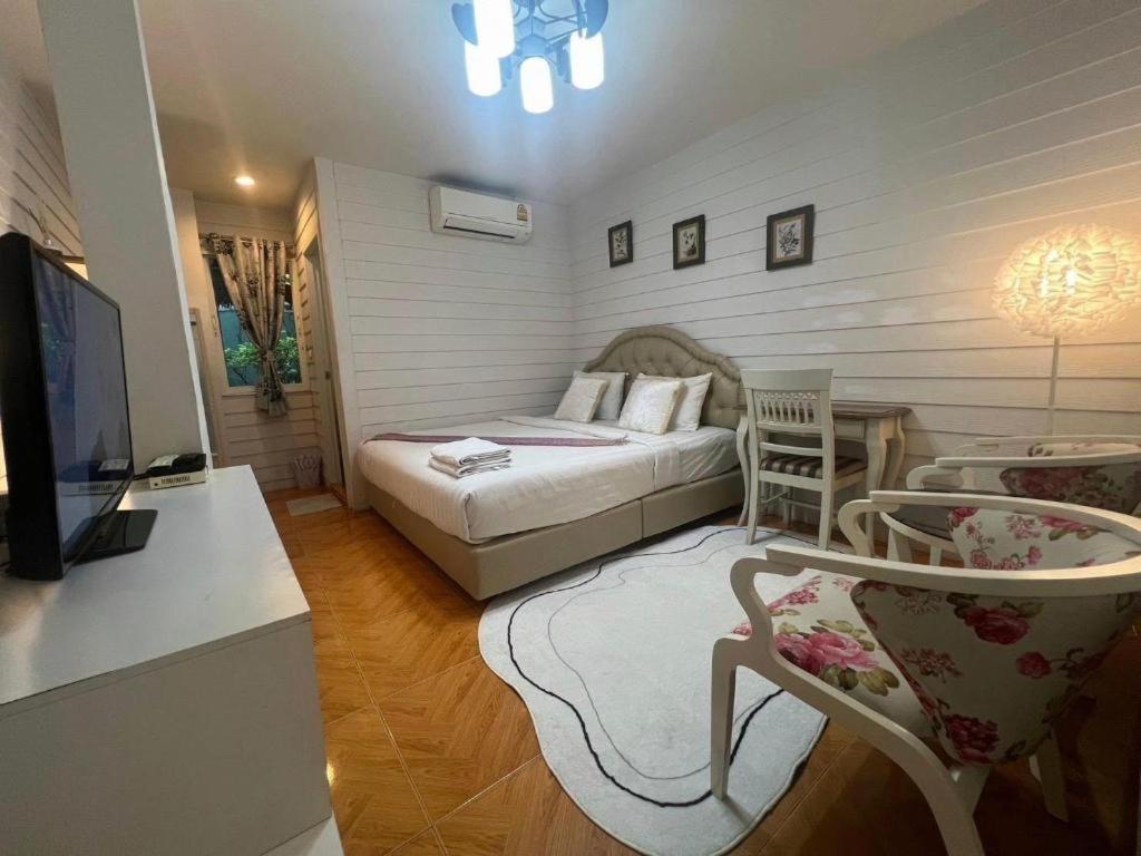 Hotel Ban Thungdang Housetel Bangkok