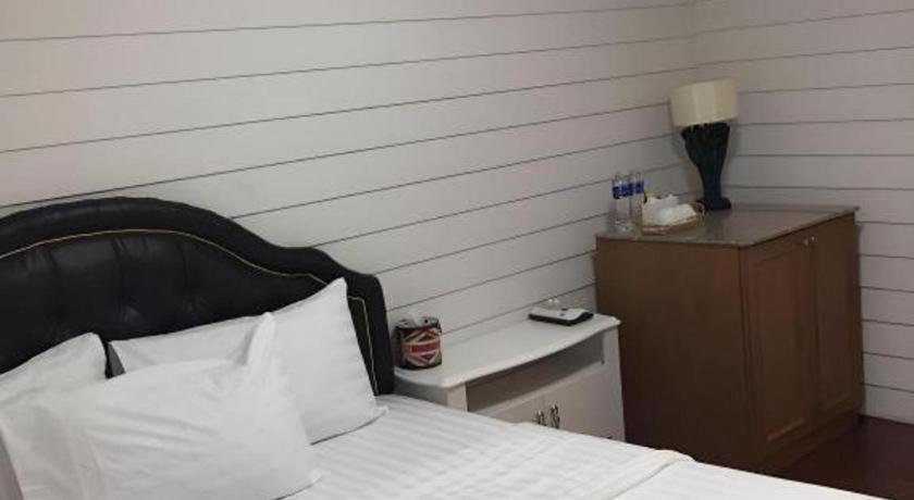 Ban Thungdang Housetel Hotel